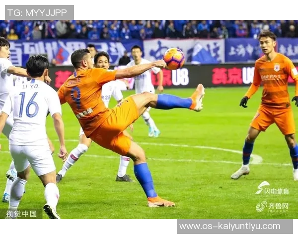 国安鲁能激战正酣直播精彩尽在BTV体育频道敬请关注