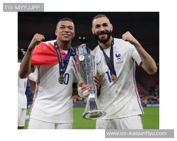 本泽马重返赛场展现王者风范引领球队再创辉煌